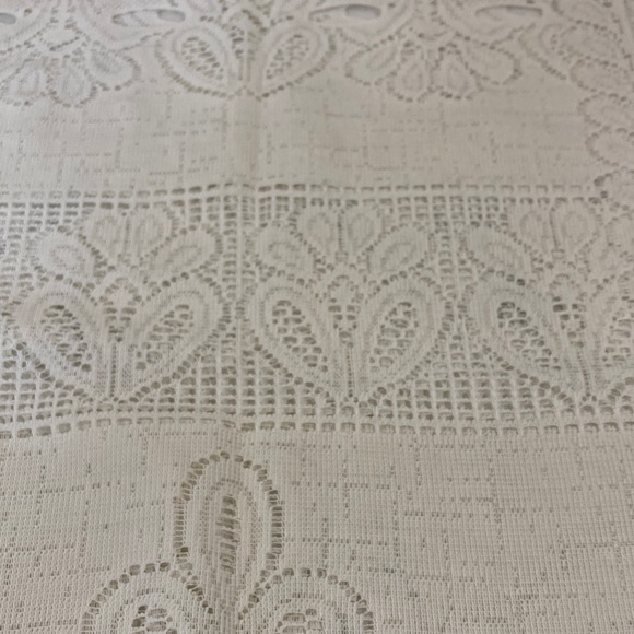 Lace curtain. Kitchen Curtain. 1 panel only. Pretty scalloped lace. - Picture 2 of 6